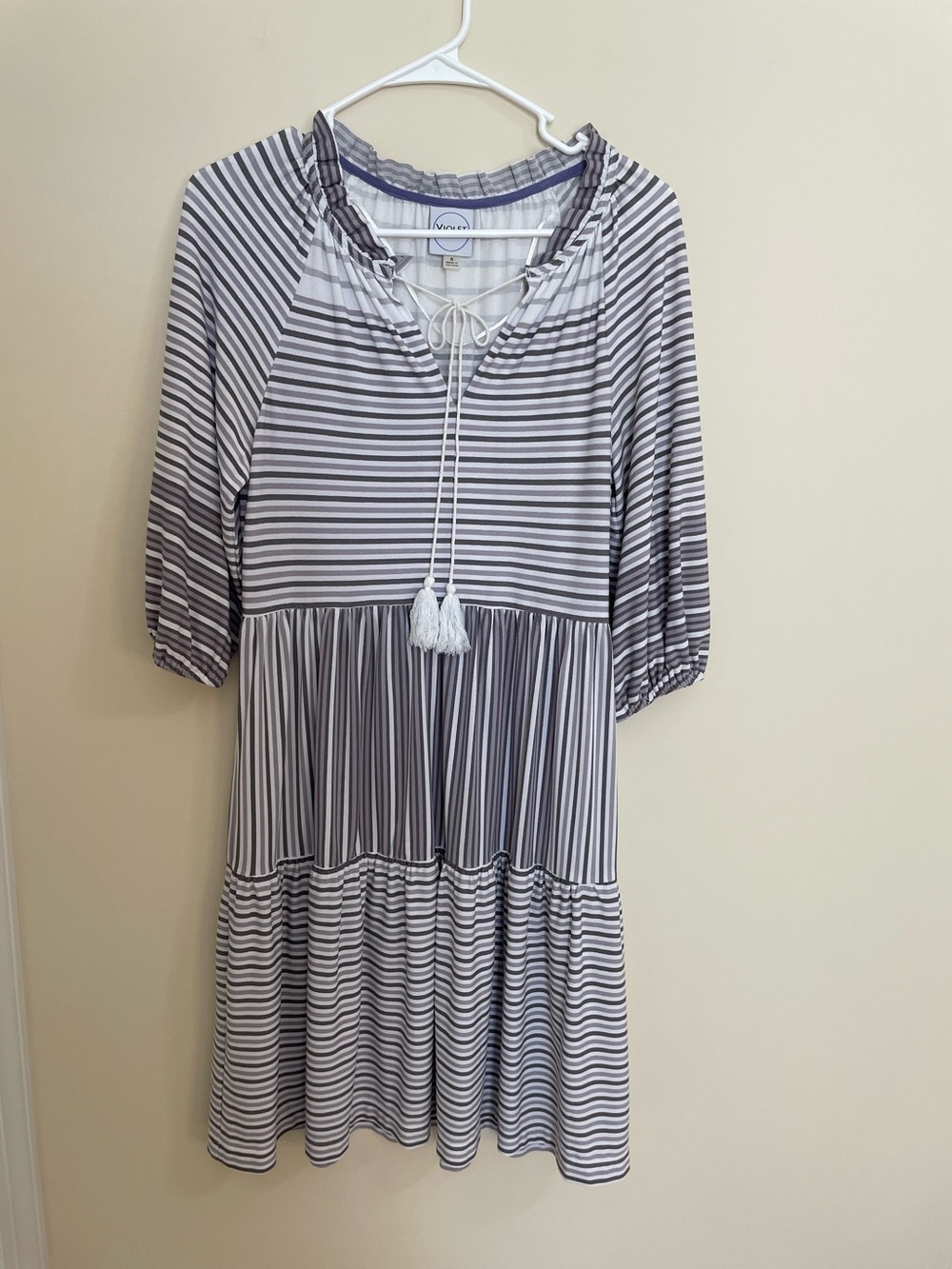 Violet Weekend Striped Tie-Neck Dress in White and Gray Women’s Size S